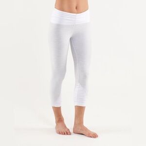 Lululemon Embrace Mid Rise Scrunch Waist Crop Legging in Denim White, Size 10